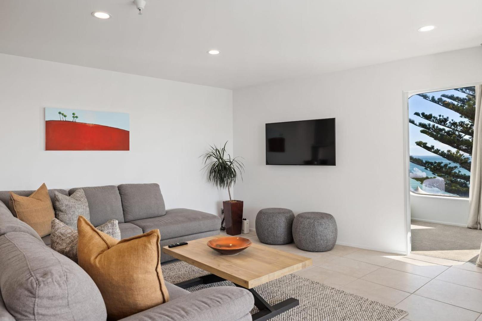 Oceanside Bliss - Absolute Beachfront - Uninterrupted Ocean Views With Pool Mount Maunganui Zewnętrze zdjęcie