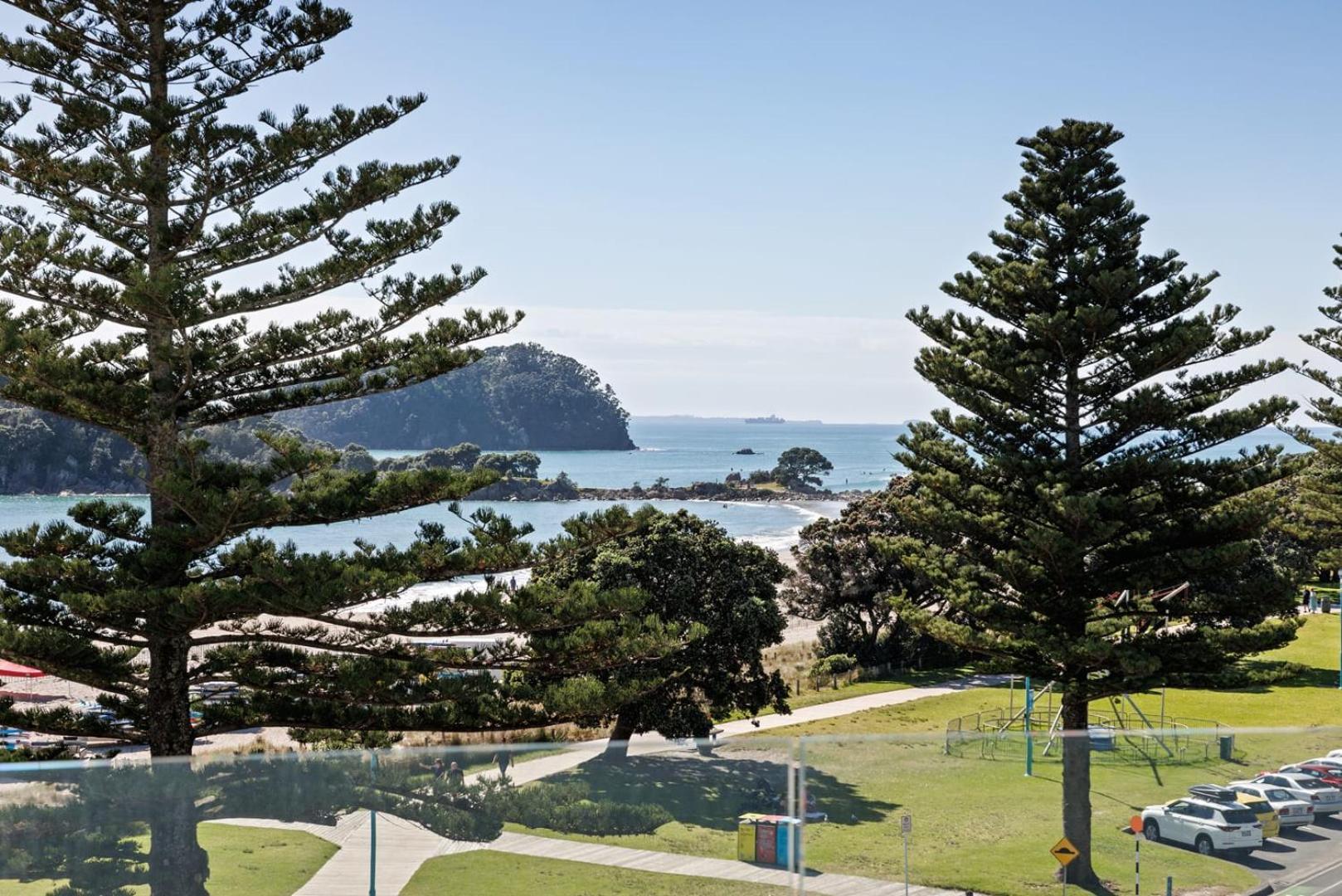 Apartament Oceanside Bliss - Absolute Beachfront - Uninterrupted Ocean Views With Pool Mount Maunganui Zewnętrze zdjęcie