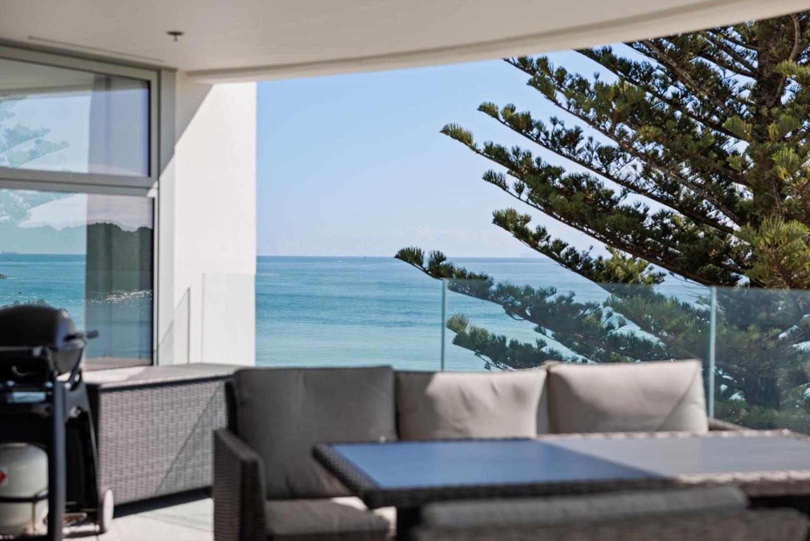 Apartament Oceanside Bliss - Absolute Beachfront - Uninterrupted Ocean Views With Pool Mount Maunganui Zewnętrze zdjęcie