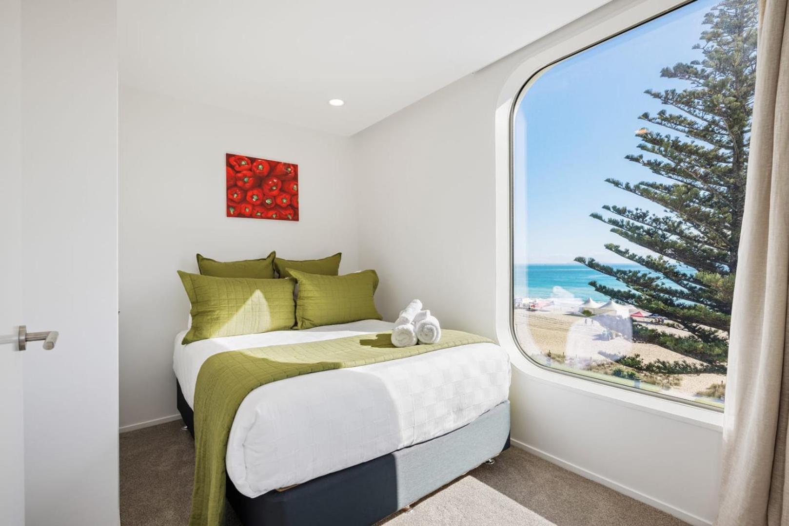 Oceanside Bliss - Absolute Beachfront - Uninterrupted Ocean Views With Pool Mount Maunganui Zewnętrze zdjęcie