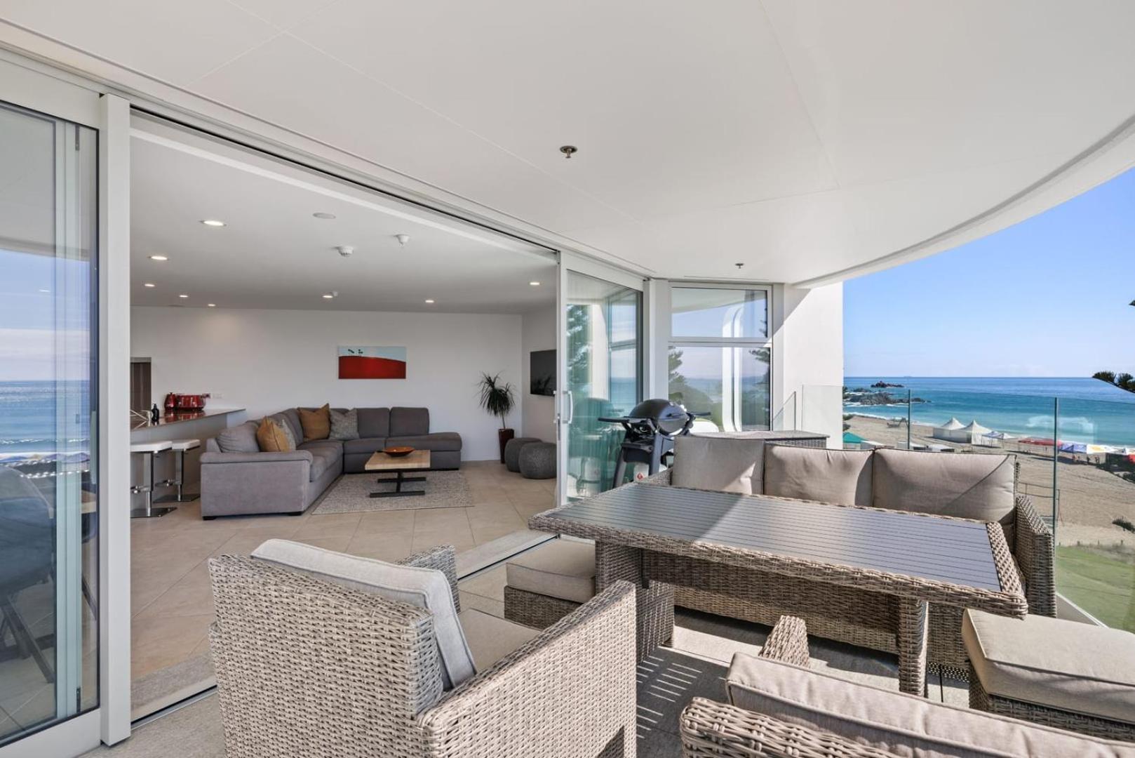 Oceanside Bliss - Absolute Beachfront - Uninterrupted Ocean Views With Pool Mount Maunganui Zewnętrze zdjęcie