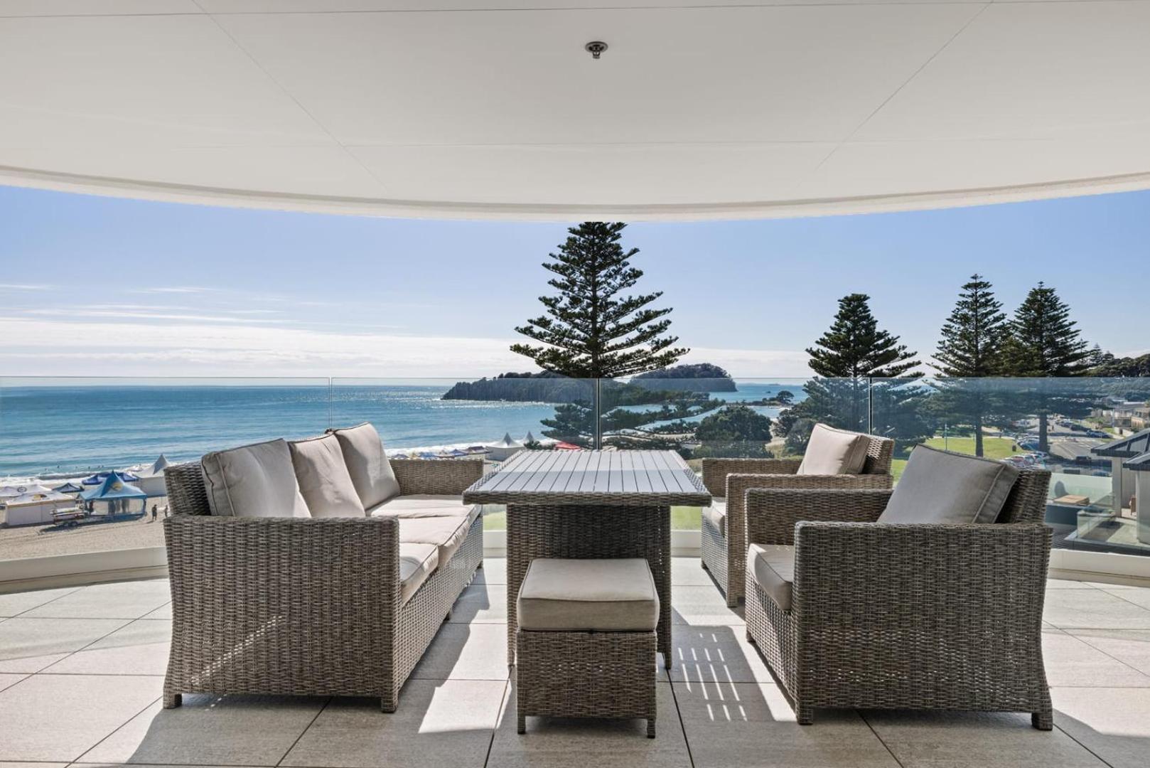 Apartament Oceanside Bliss - Absolute Beachfront - Uninterrupted Ocean Views With Pool Mount Maunganui Zewnętrze zdjęcie