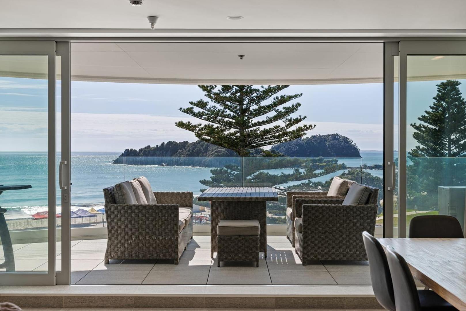 Apartament Oceanside Bliss - Absolute Beachfront - Uninterrupted Ocean Views With Pool Mount Maunganui Zewnętrze zdjęcie